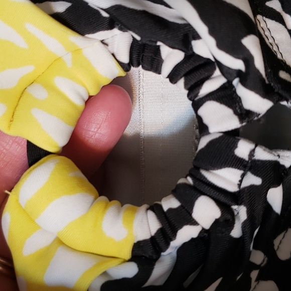 ❤️3/$30 - 2 piece swimsuit M top L bottom - Picture 3 of 16